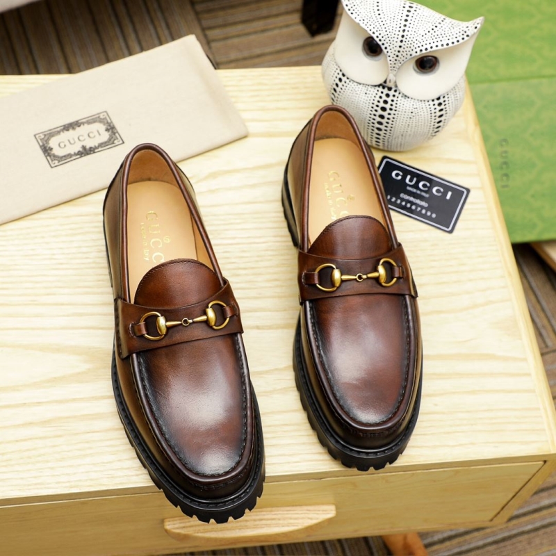 G*u*i leather shoes